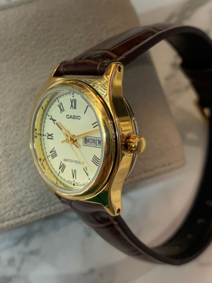 CASIO (36-80w) Жіночий годинник. Оригінал.